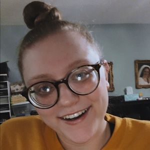 Meet your Posher, Caitlyn